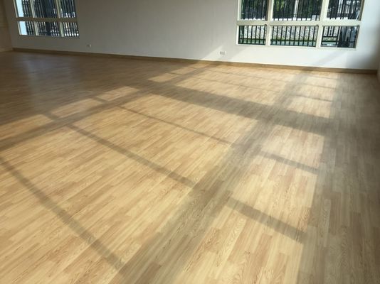 6mm PVC Sport Flooring Wooden Grain Pattern Dancing Room